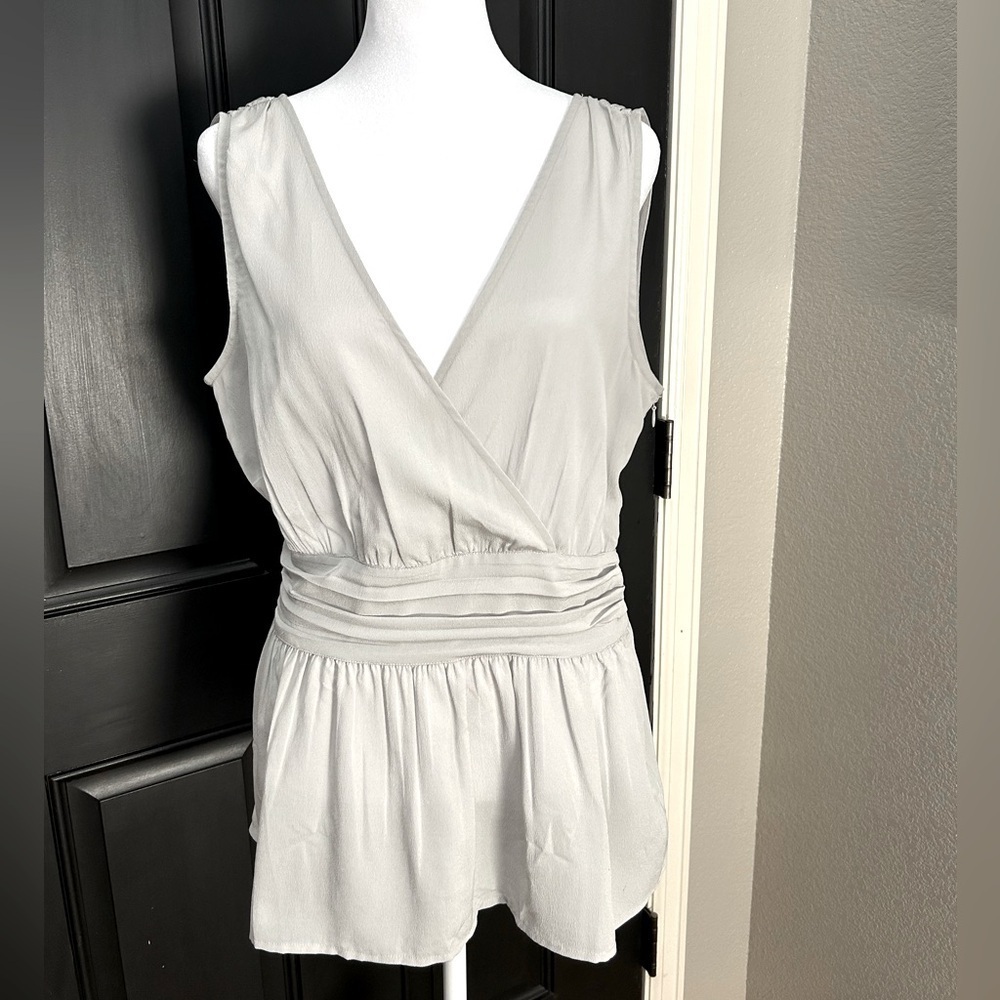 Women’s Banana Republic Gray Sleeveless Cross Front & Back Peplum Top Sz 10